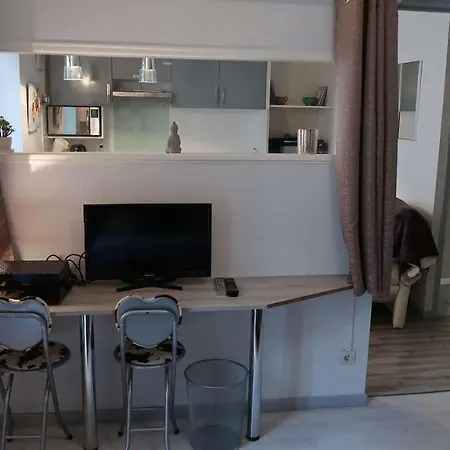 Apartment Le Balcon Victoria - Pepiniere & Canal -30m2